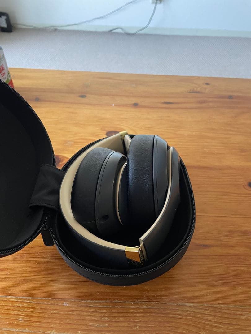 Beats studio3 Wireless ヘッドホン ブラック/ゴールド