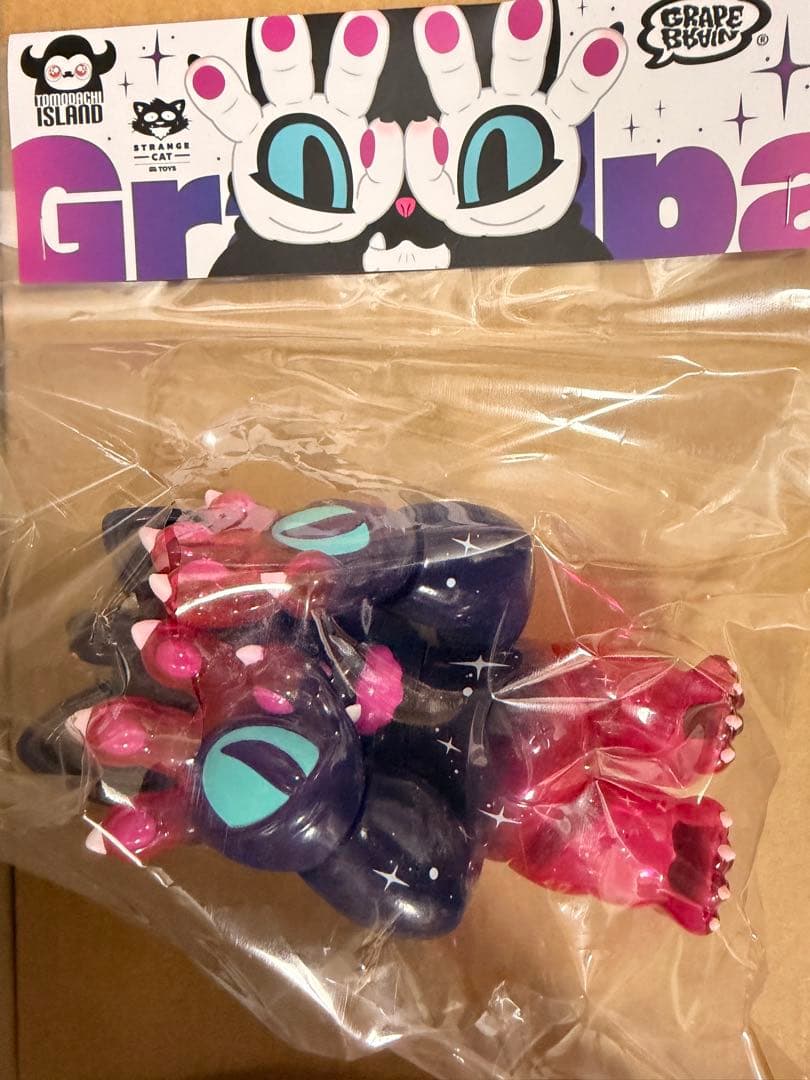 グランパ Grape Brain x strange cat toys