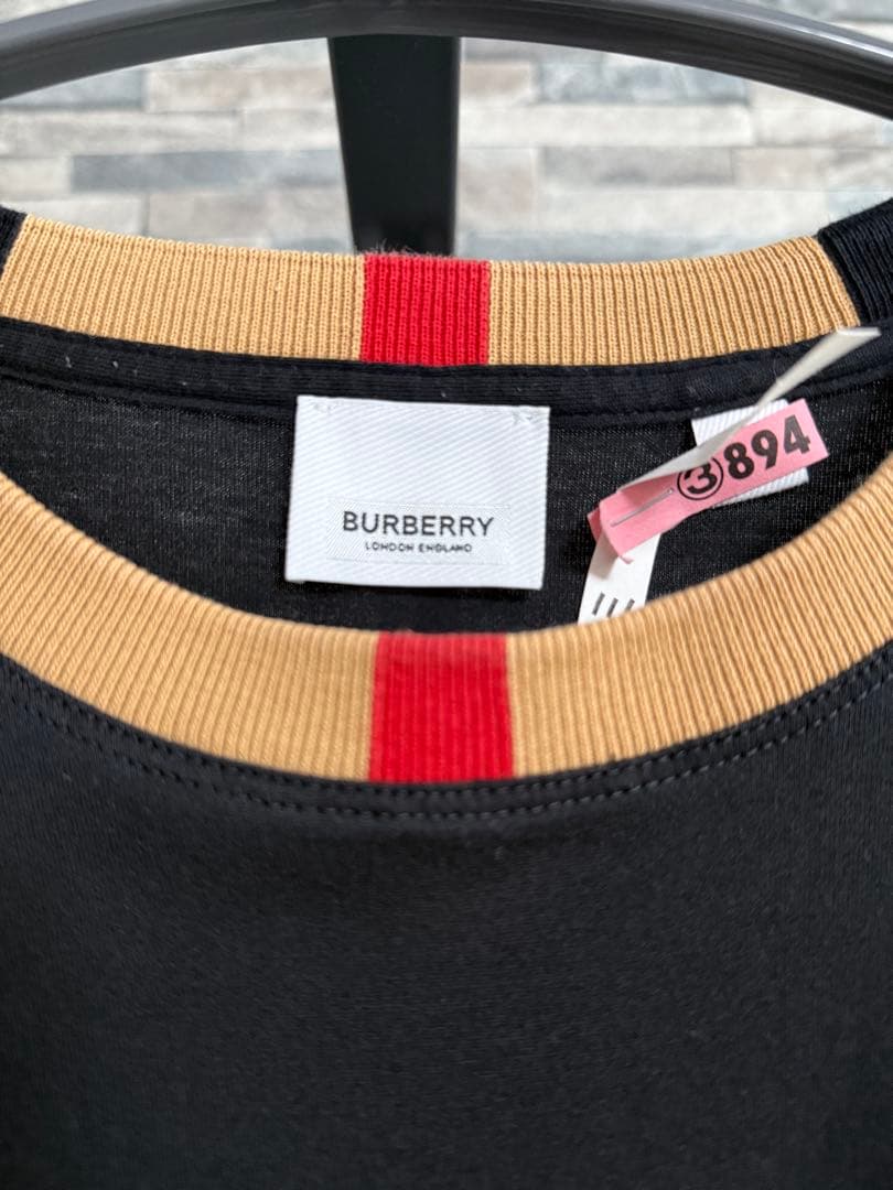 BURBERRY ブラック Tシャツ　2025