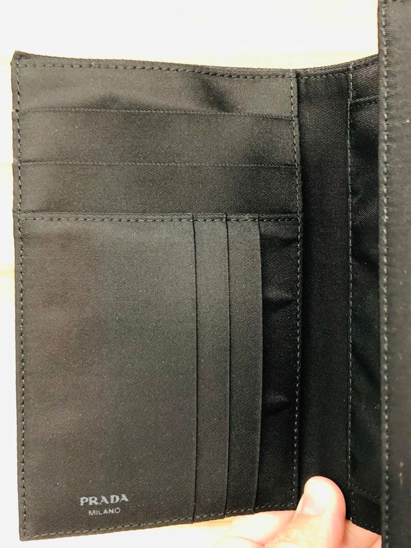 新品！ PRADA 3つ折り財布 ブラック