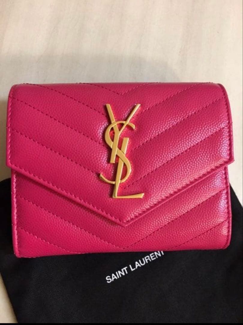 YSL ピンクレザー 三つ折り財布
