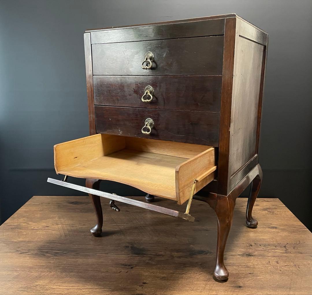 英国アンティーク　Fyne Ladye music cabinet オーク材