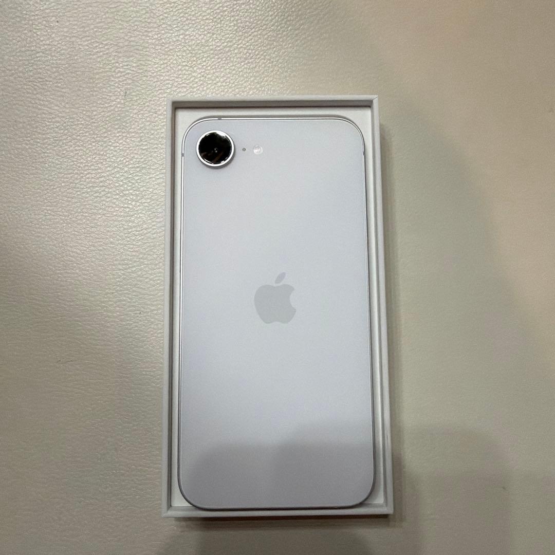 Apple iPhone16e 256GB 本体 ホワイト 充電ケーブル付き