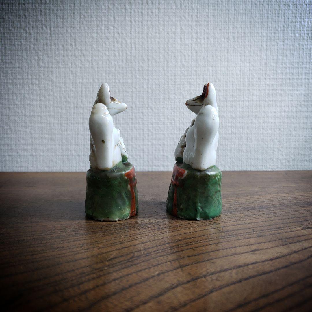 時代物　白磁　色絵　金彩　御稲荷様　神狐　稲荷狐　置物　一対　高さ6.5cm
