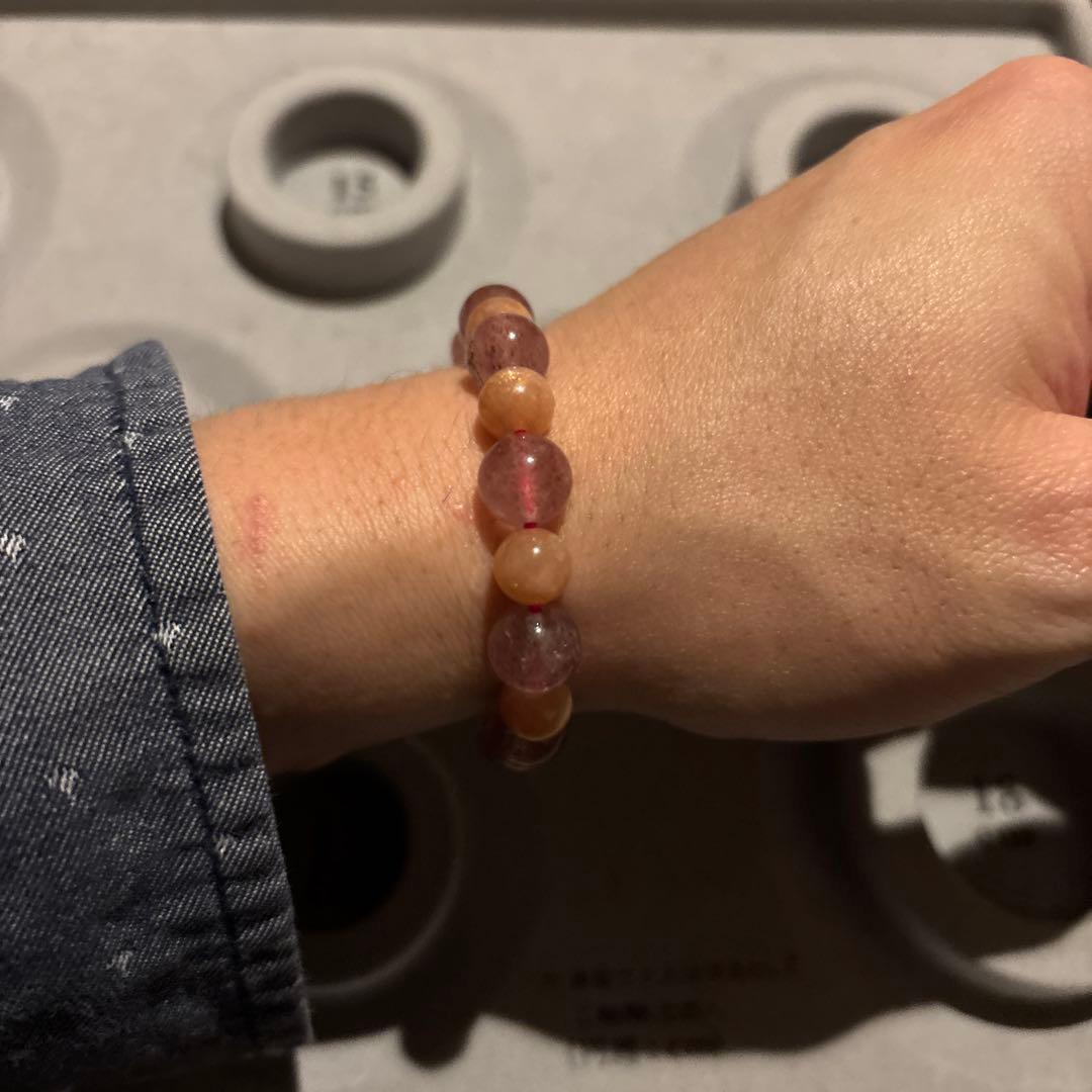 オレンジムーンストーンとストロベリークオーツを組み合わせてみました！かわいい！