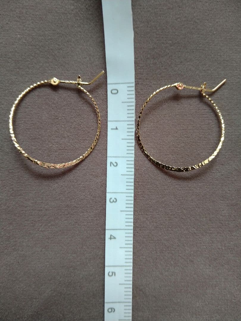 agete アガット両耳ひねり フープピアス 10K