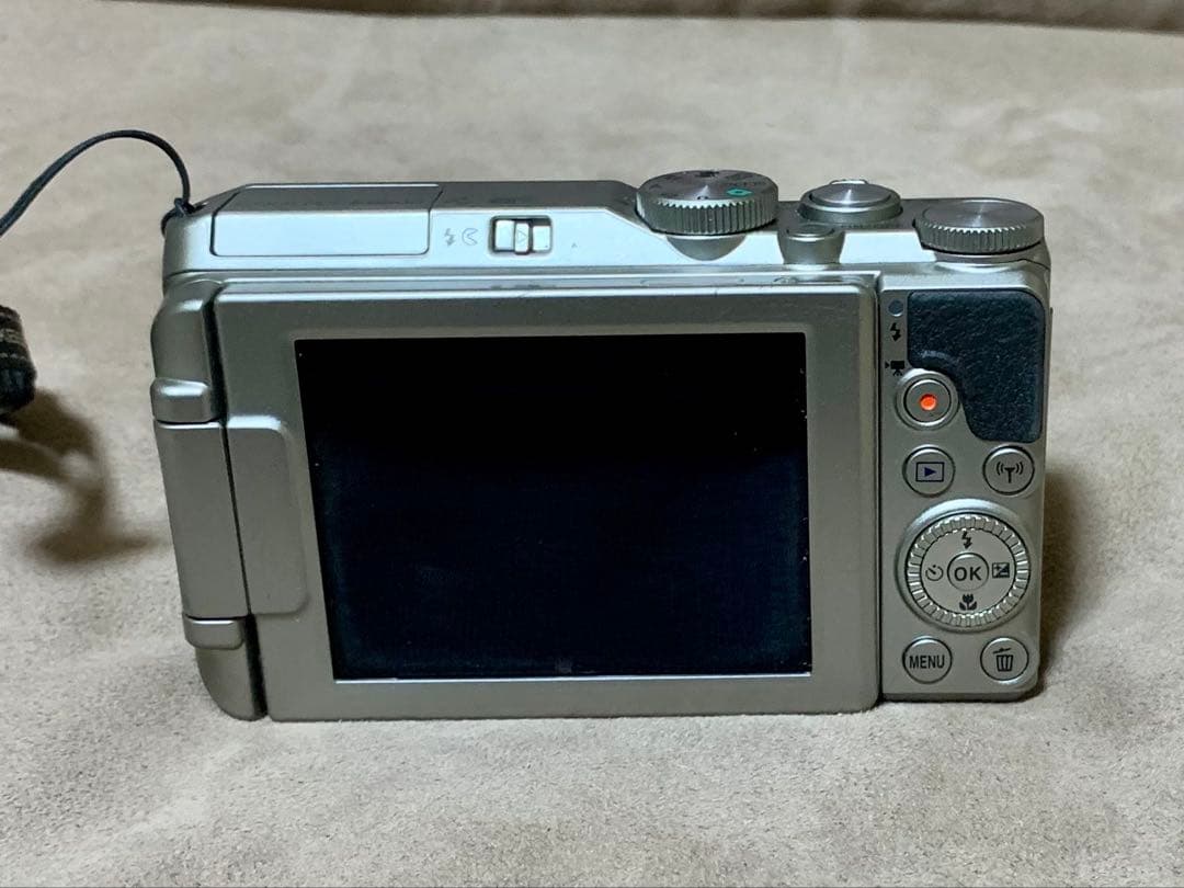 Nikon Coolpix s9900 30倍光学ズーム デジタルカメラ