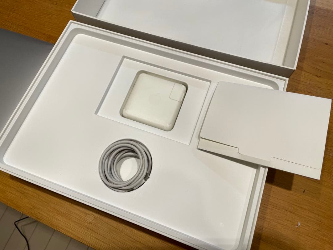 【美品】MacBook Pro 13インチ,16GB,Core i7,1TB