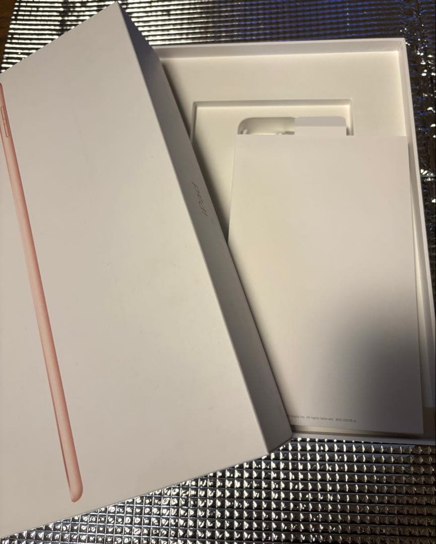 iPad (第8世代) 10.2インチ ゴールド 本体