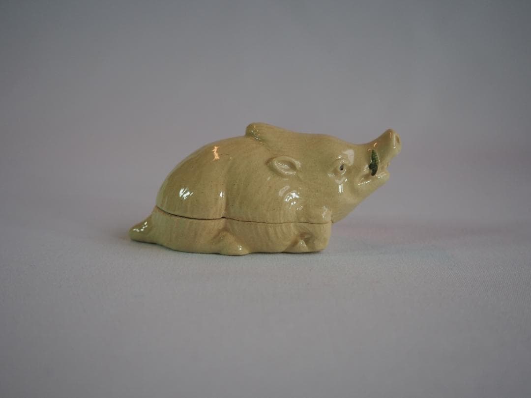 裏千家14世淡々斎宗室御書付『猪香合』2代久世久宝造 （共箱）