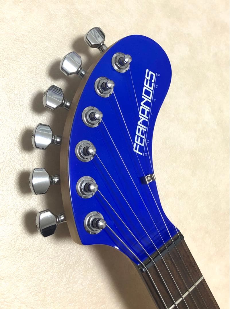 セール8/17まで【美品！】ZO-3 ブルー アンプ内蔵ミニギター ケース付