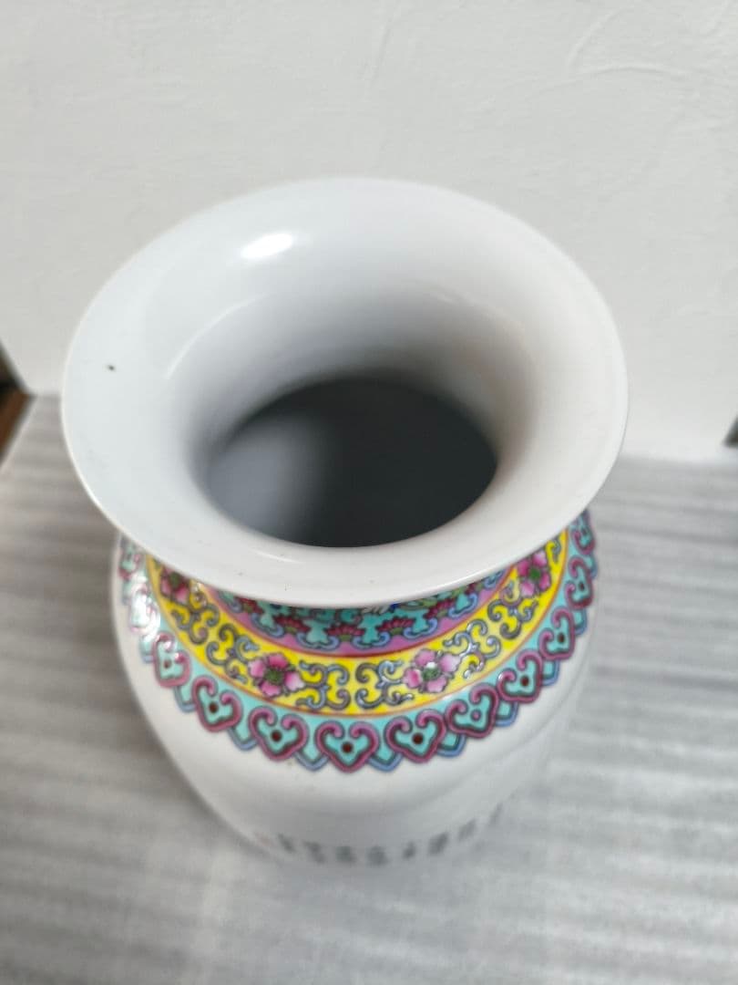 粉彩花鳥文花瓶 大清乾隆年製