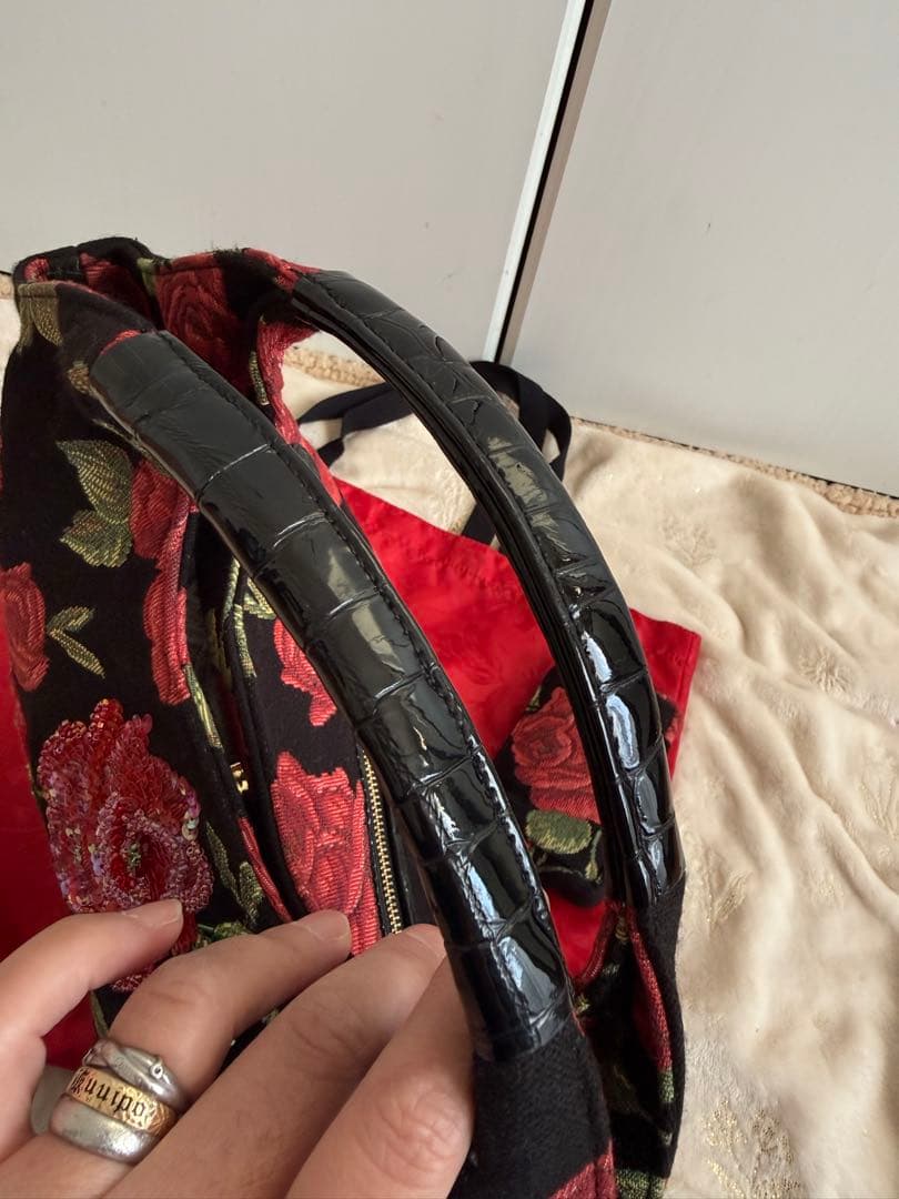 【美品】シンクビー！デラックスピンキーローズ ハンドバッグ&ポーチ