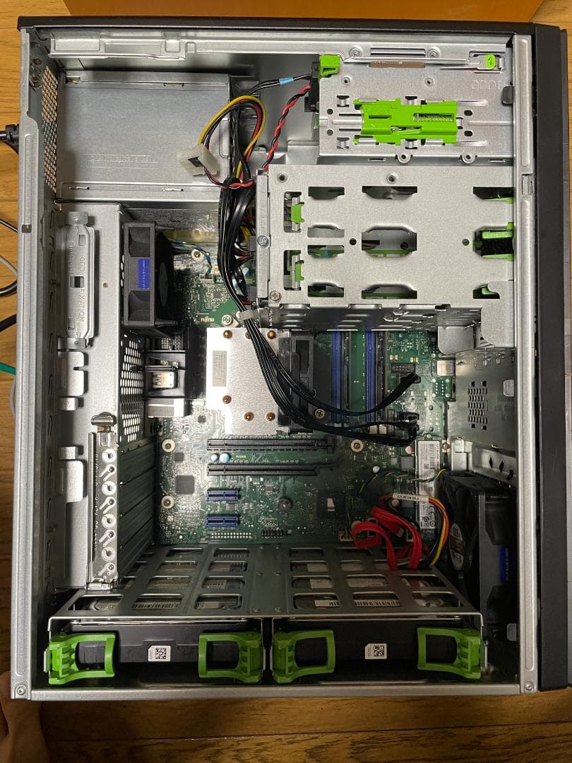 Fujitsu PRIMERGY TX1310 M3 サーバー