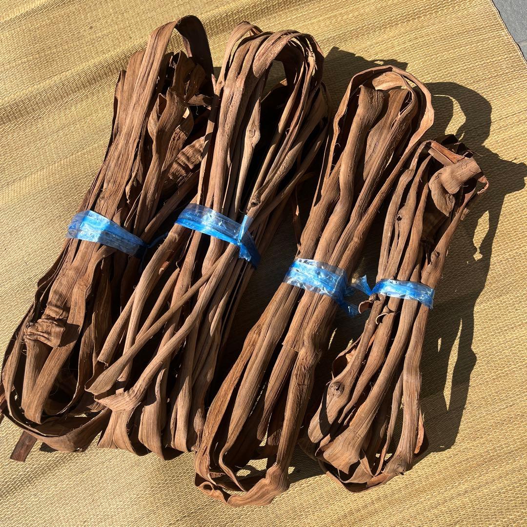 ③山葡萄　蔓　上品　2025年産1キロ