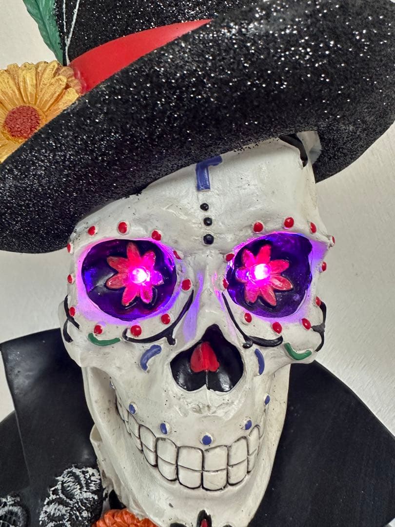 ライト付きスカル像