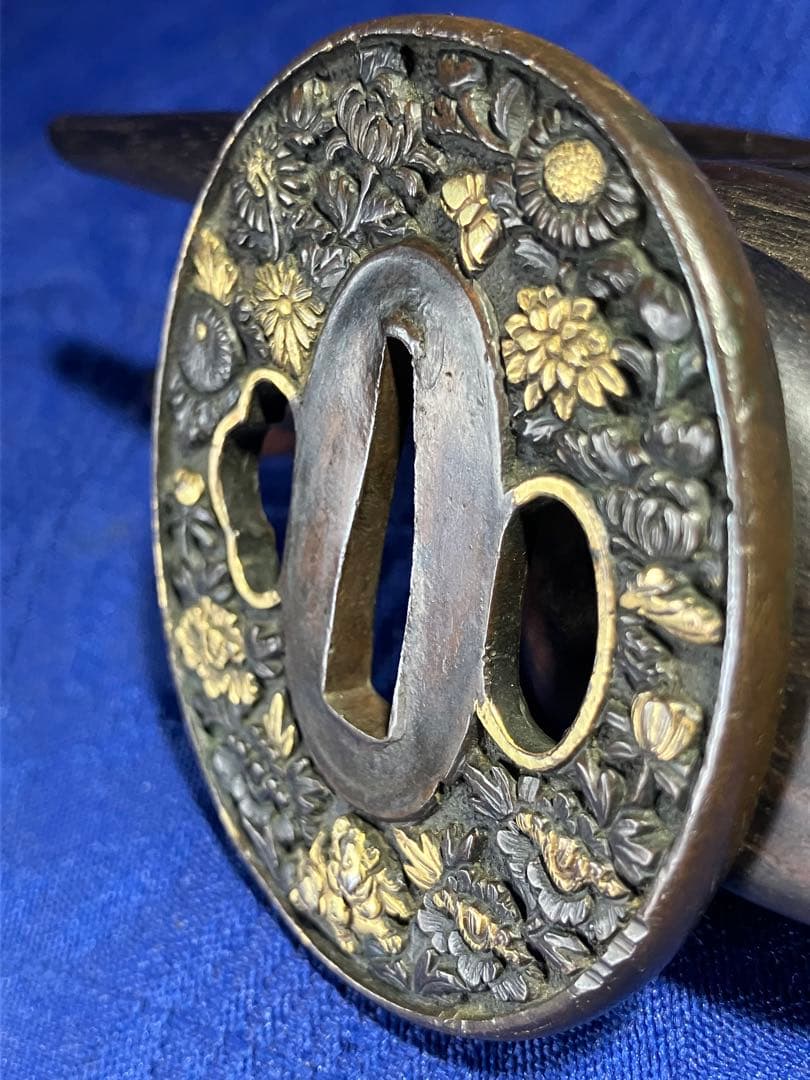 鍔　日本刀　金象嵌　獅子　牡丹　菊　銅鍔　時代物