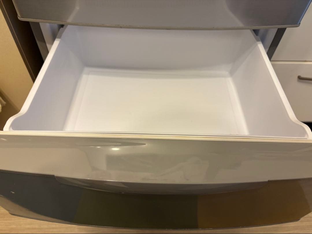 冷蔵庫　シルバー 引き出し式