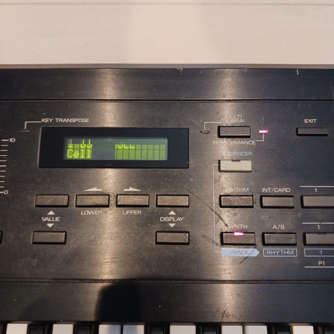 Roland ローランドD-20 シンセサイザー ハードケース付