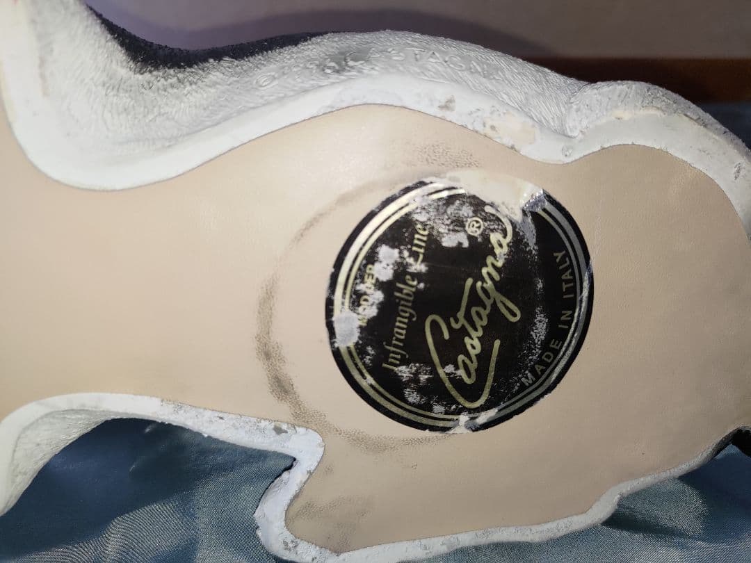 犬　置物　カスターニャ