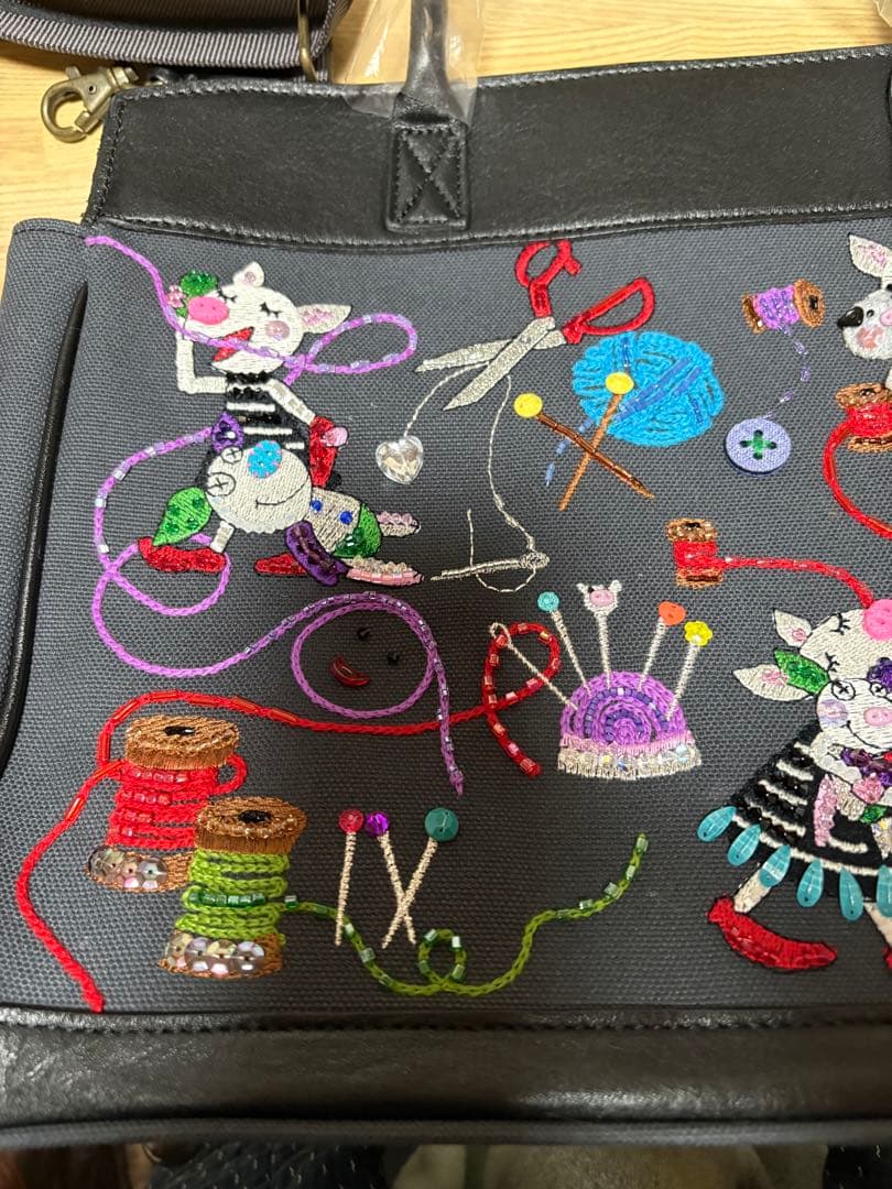 アルベロベロ ビーズ刺繍ハンドバッグ