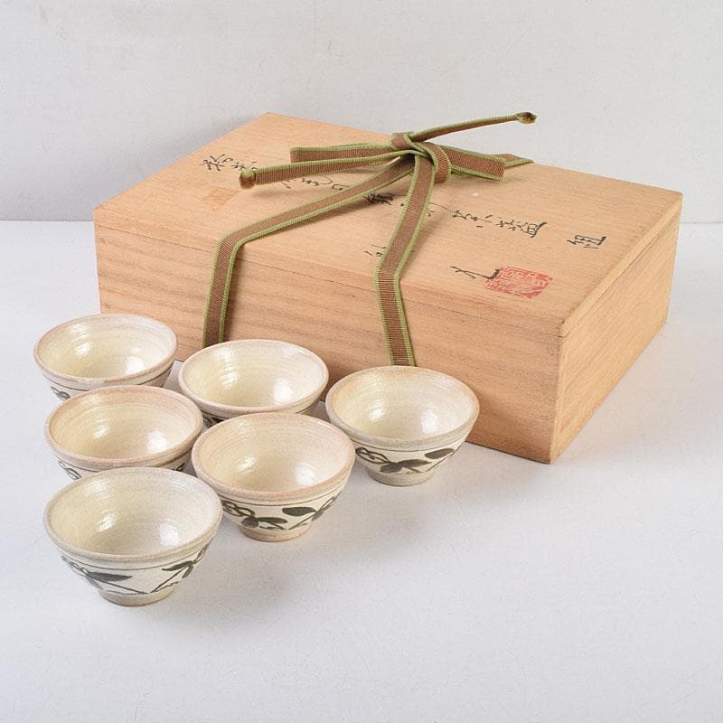 韓国人間国宝　李殷九　粉青刷毛目鐵彩茶碗　六客　共箱　V　R9132