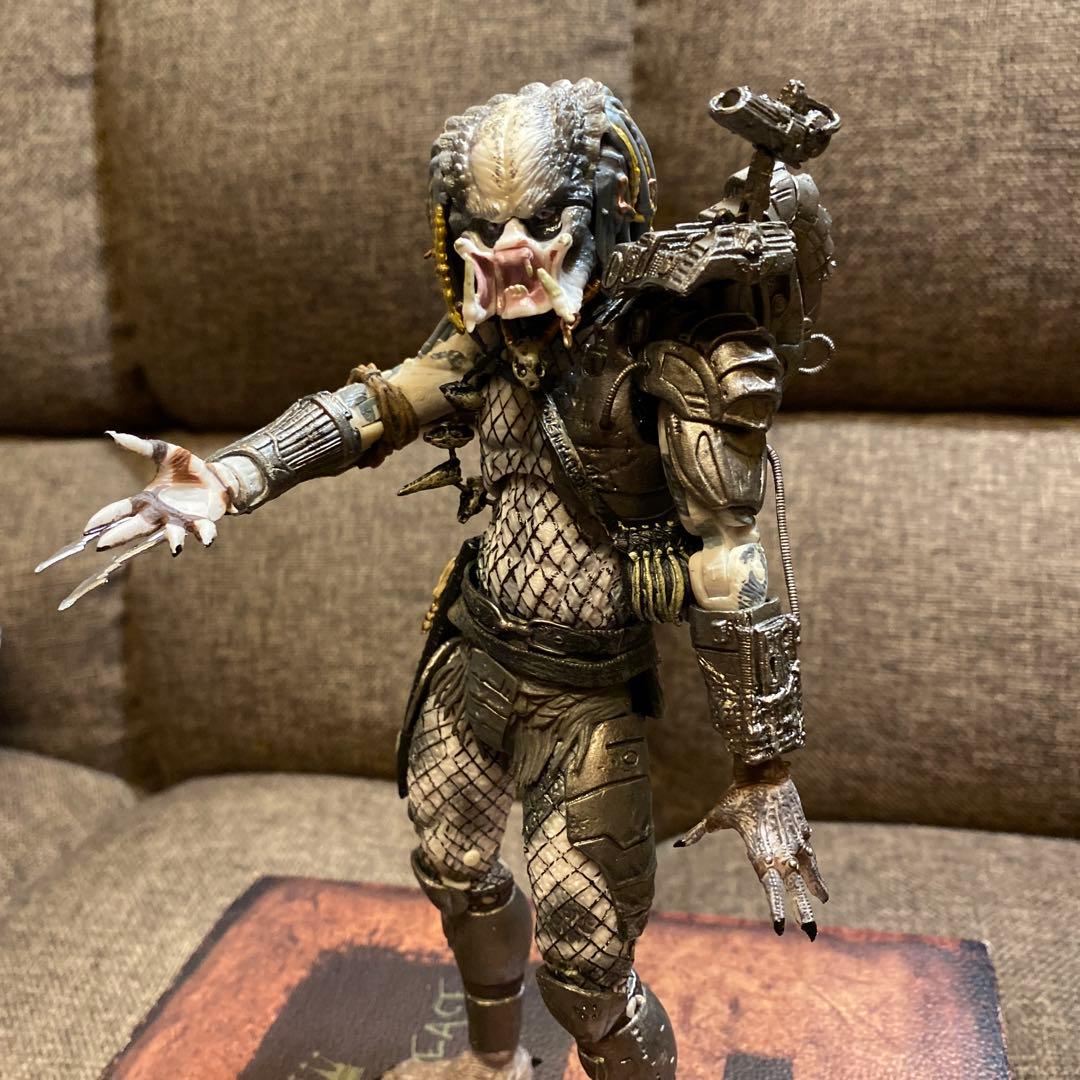 最終価格　美品レア　NECA アルティメットエルダープレデター7インチ　開封済み