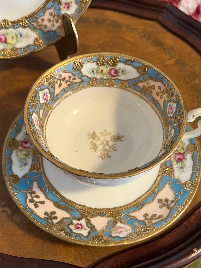 極美品オールドノリタケ マルキ印 金彩のカップとソーサー　プレート　トリオセット