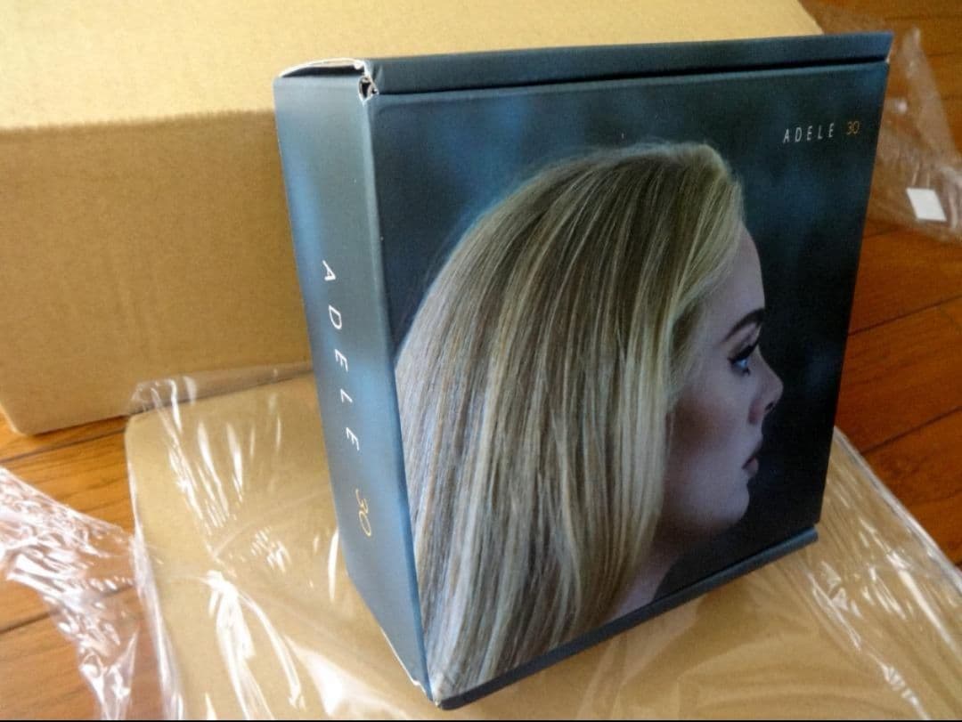 ADELE 30 CD BOX SET（S）T-SHRIT