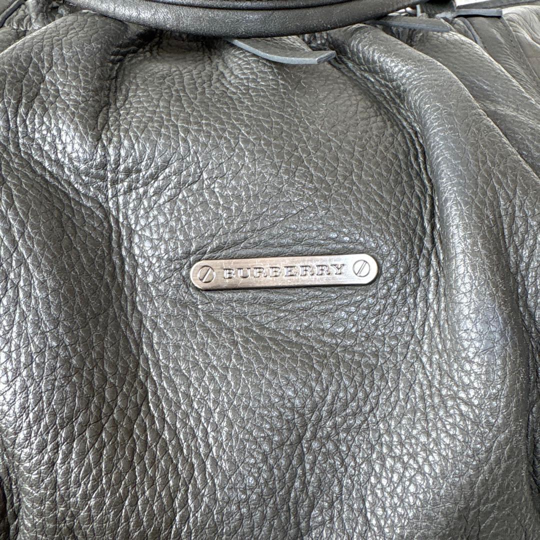 バーバリー バ　トートバッグ A4サイズ収納 エンボスチェック ギャザー レザー