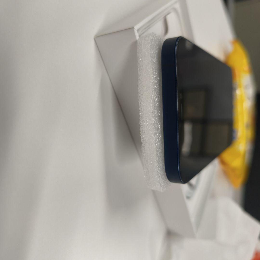 Apple iPhone 12 ブルー