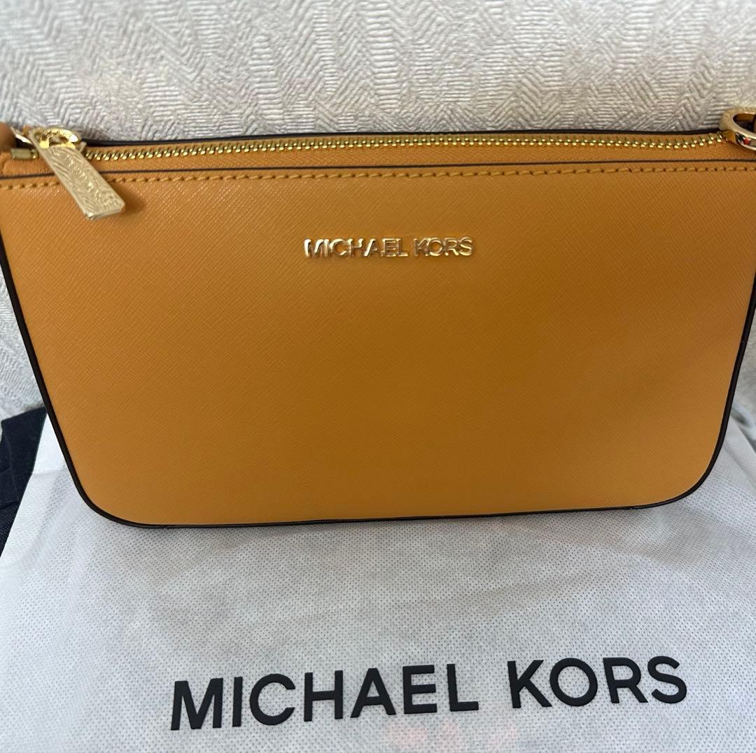 y*e様 新品未使用　マイケルコース　クロスボディ