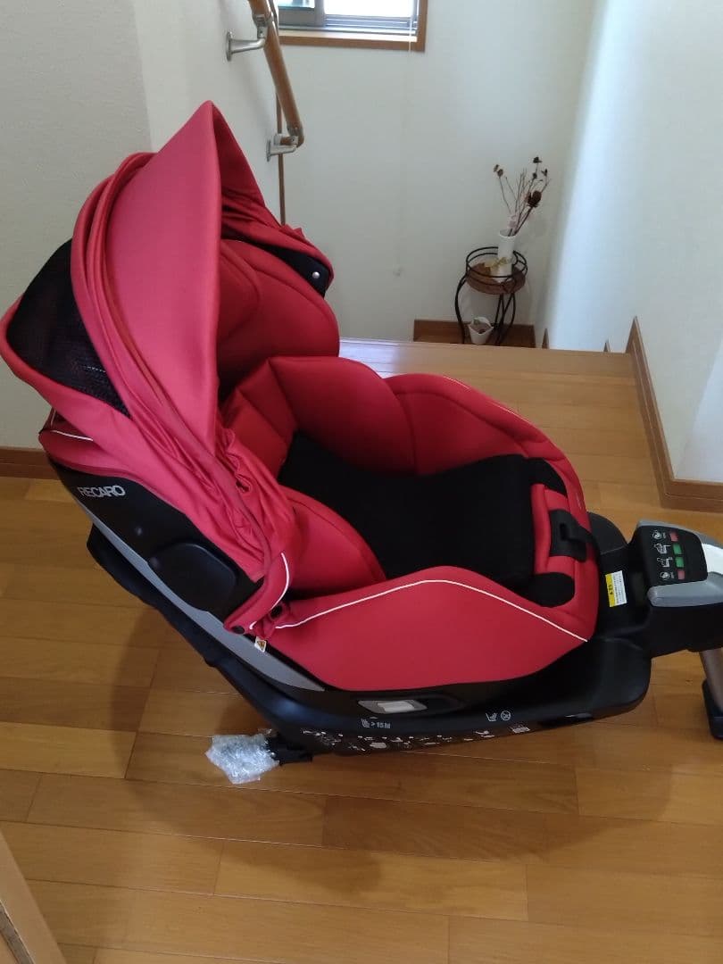 チャイルドシート　レカロ