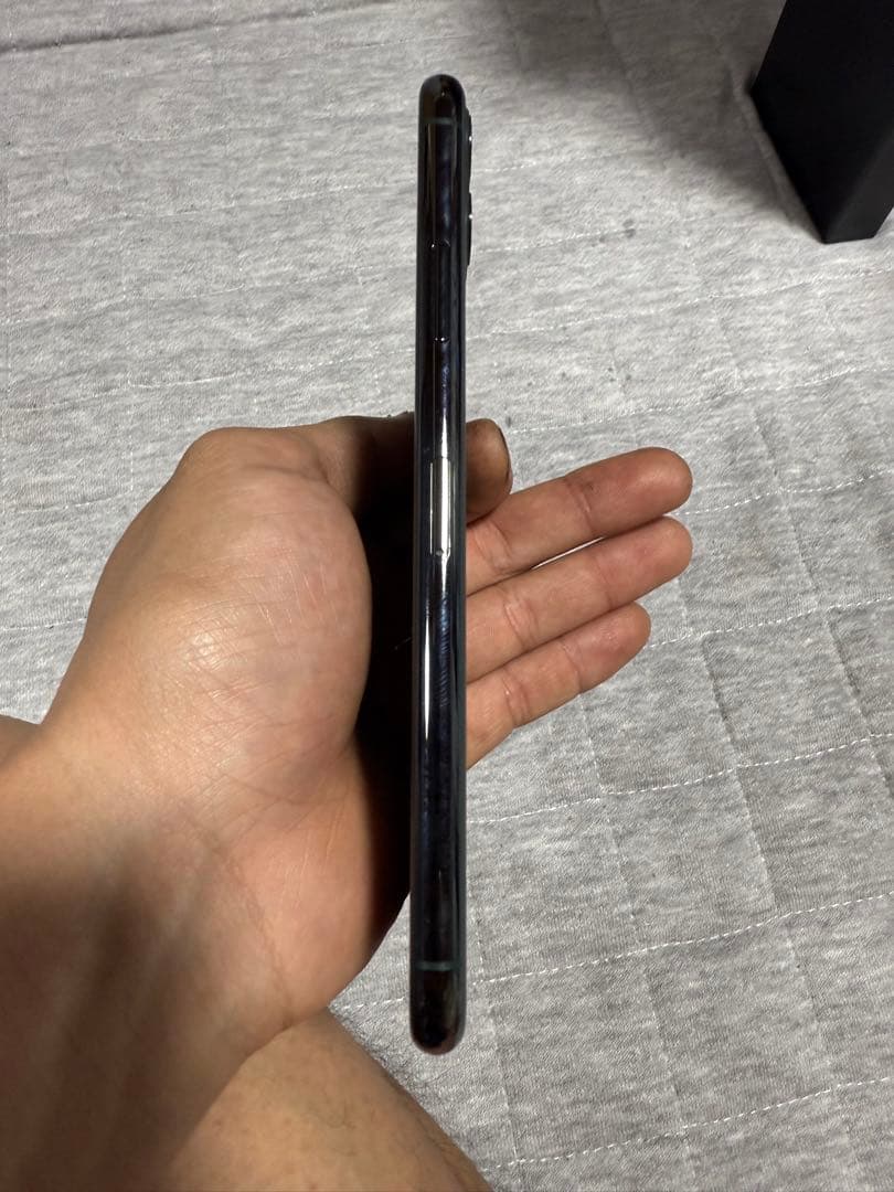 iPhone 11 Pro max本体ミッドナイトグリーン64gb