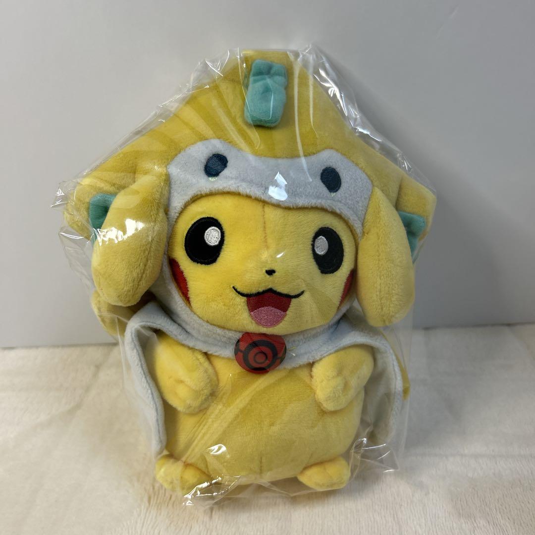 【タグ付き】新品 ポンチョを着たピカチュウ　ジラーチ　ぬいぐるみ