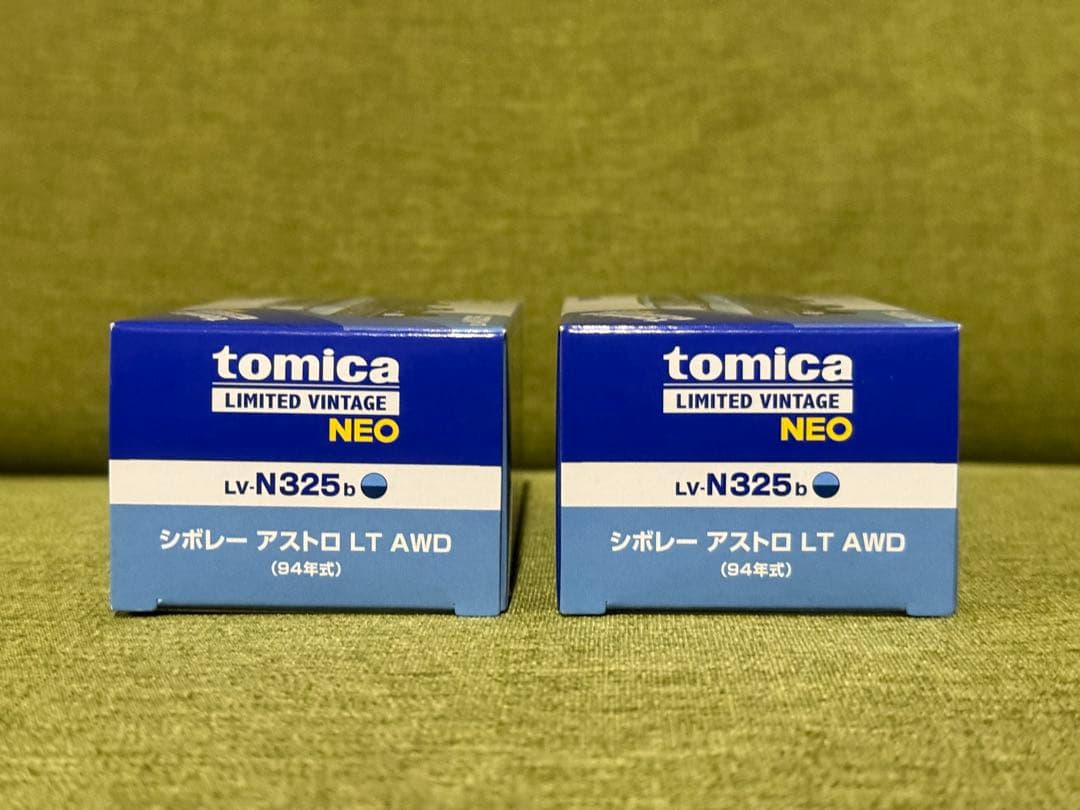 トミカリミテッド　lv-n325b 2台　シボレーアストロ