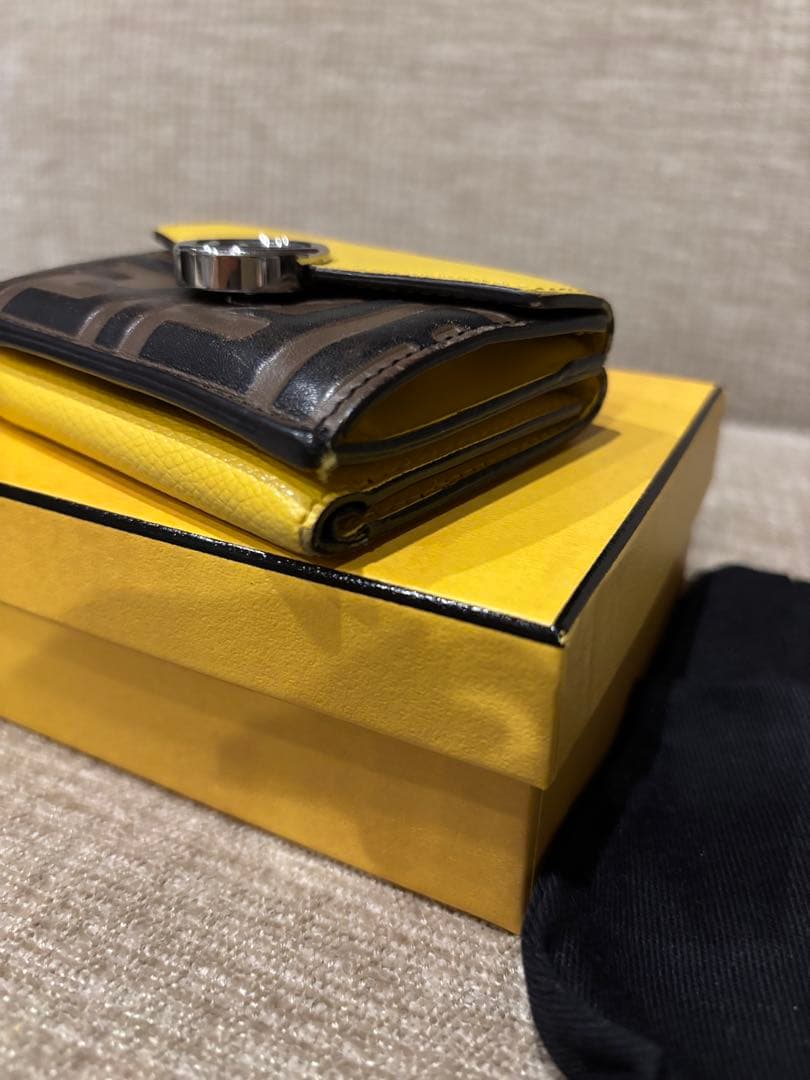 お年玉SALE⭐︎FENDI ミニウォレット 三つ折り財布 イエロー/ブラウン
