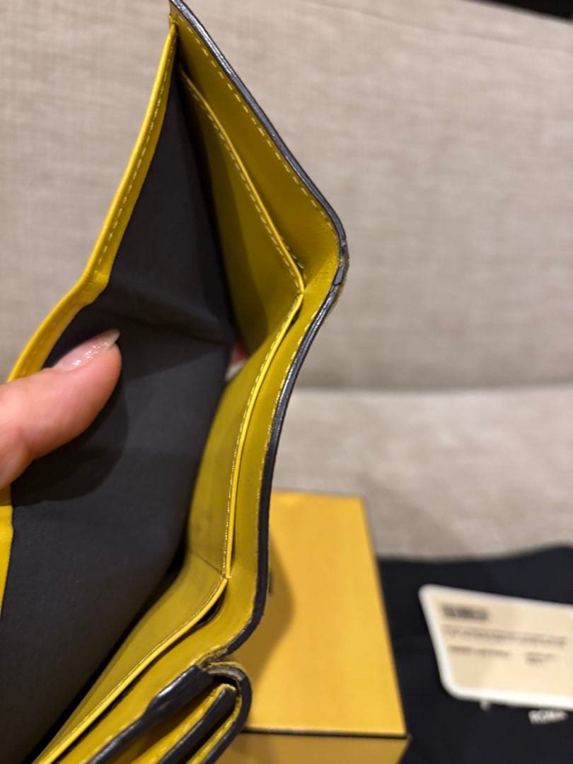 お年玉SALE⭐︎FENDI ミニウォレット 三つ折り財布 イエロー/ブラウン