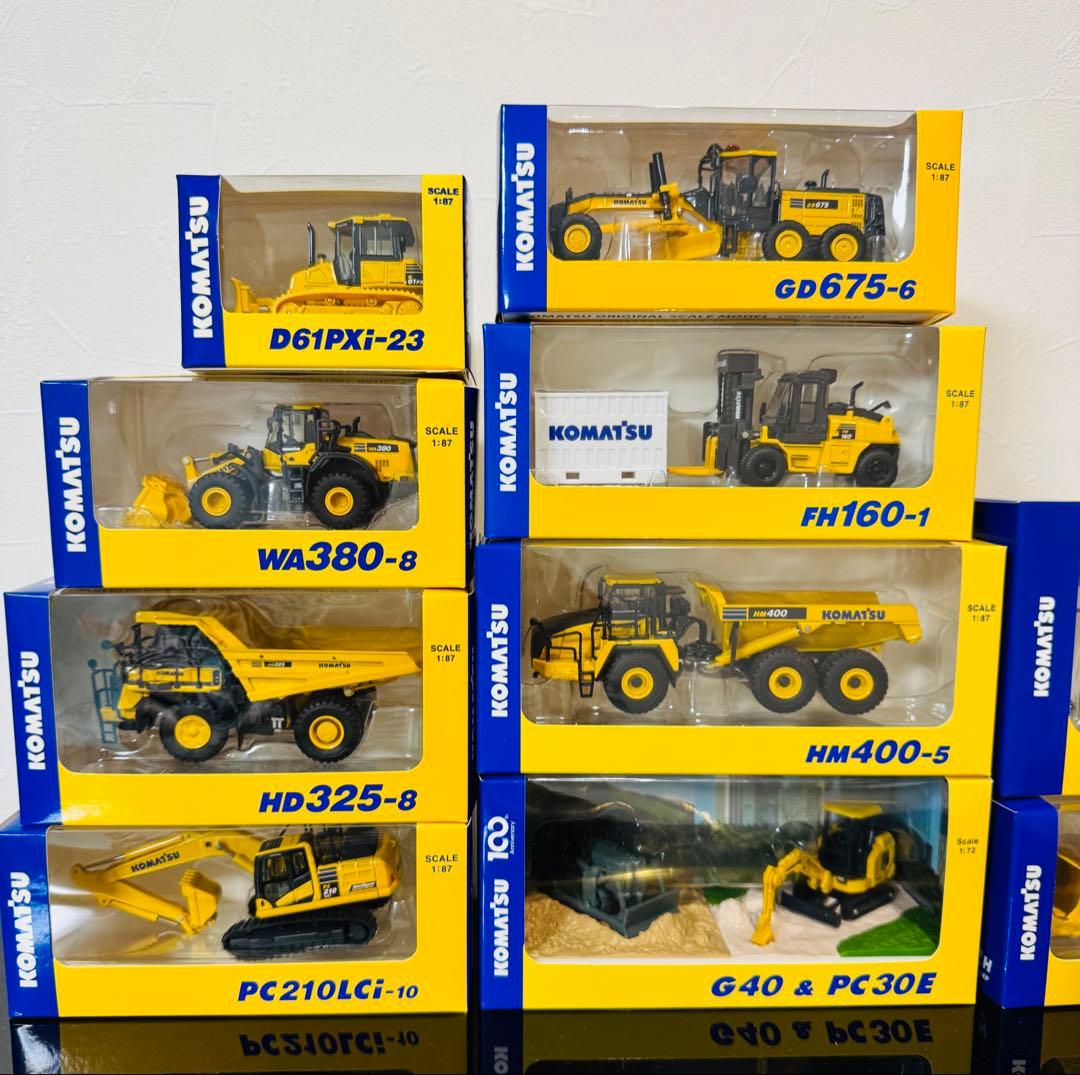 小松製作所　株主優待　オリジナルミニチュア　全期間　12台　2015ー2025年