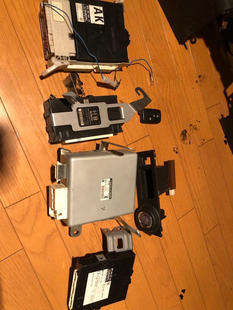 ZN6 86前期キーレススターター　ECU コンピューターユニットセット