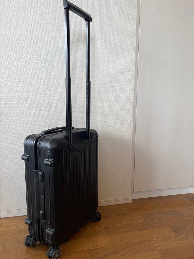 RIMOWA ブラック スーツケース 4輪