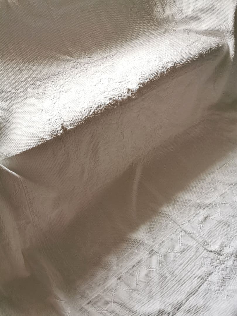 アンティークピケドプロヴァンス 超大判スカラップキルト薔薇＆麦＆花器トラプント風