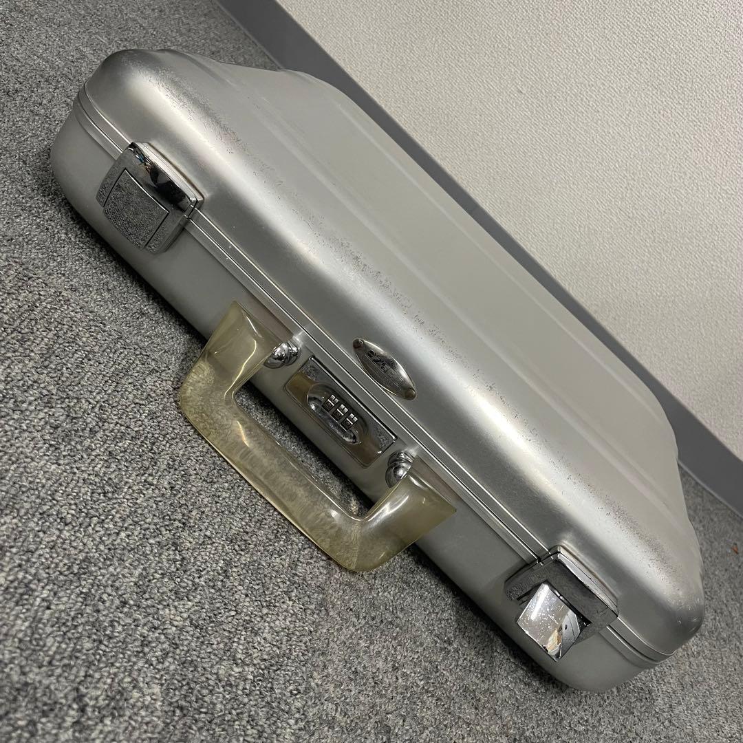 ゼロハリエバートン アタッシュケース クリアハンドル シルバー