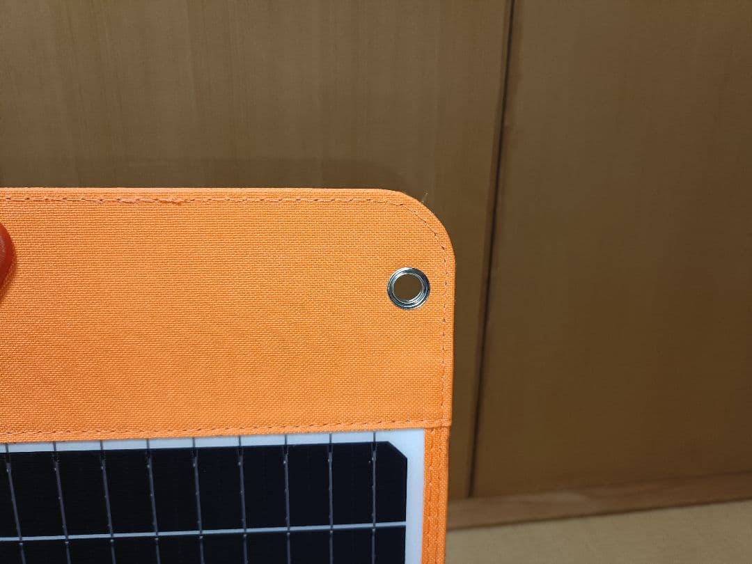 折りたたみソーラーパネル 100W