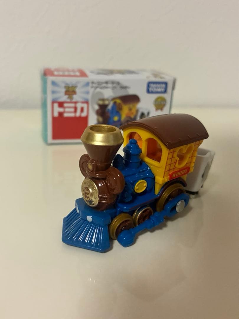 【美品】トミカ　トイストーリー　トイズキャリー（トラック）・トミカ11台セット！