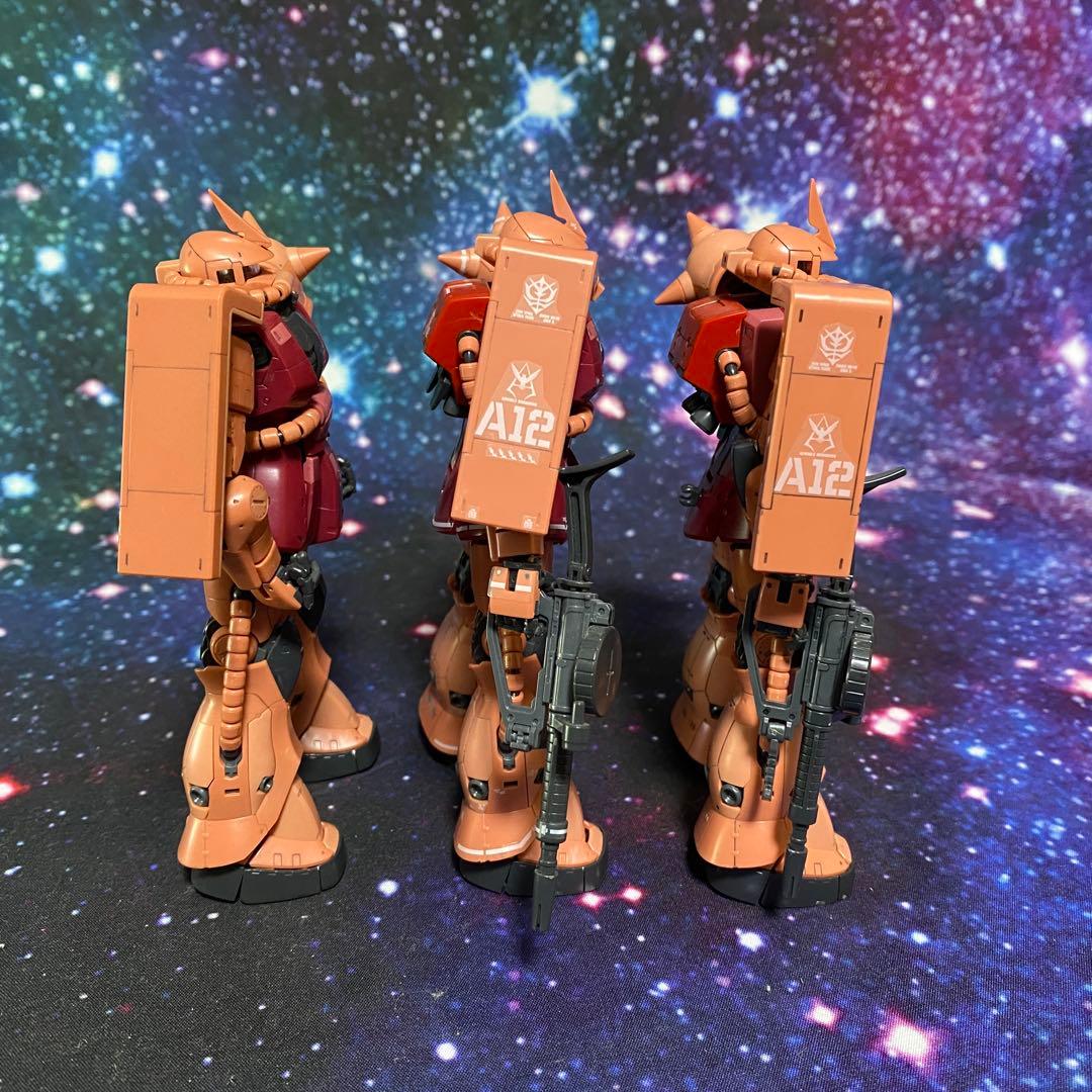 ガンプラ RG 1/144 シャア専用ザク 完成品3体セット