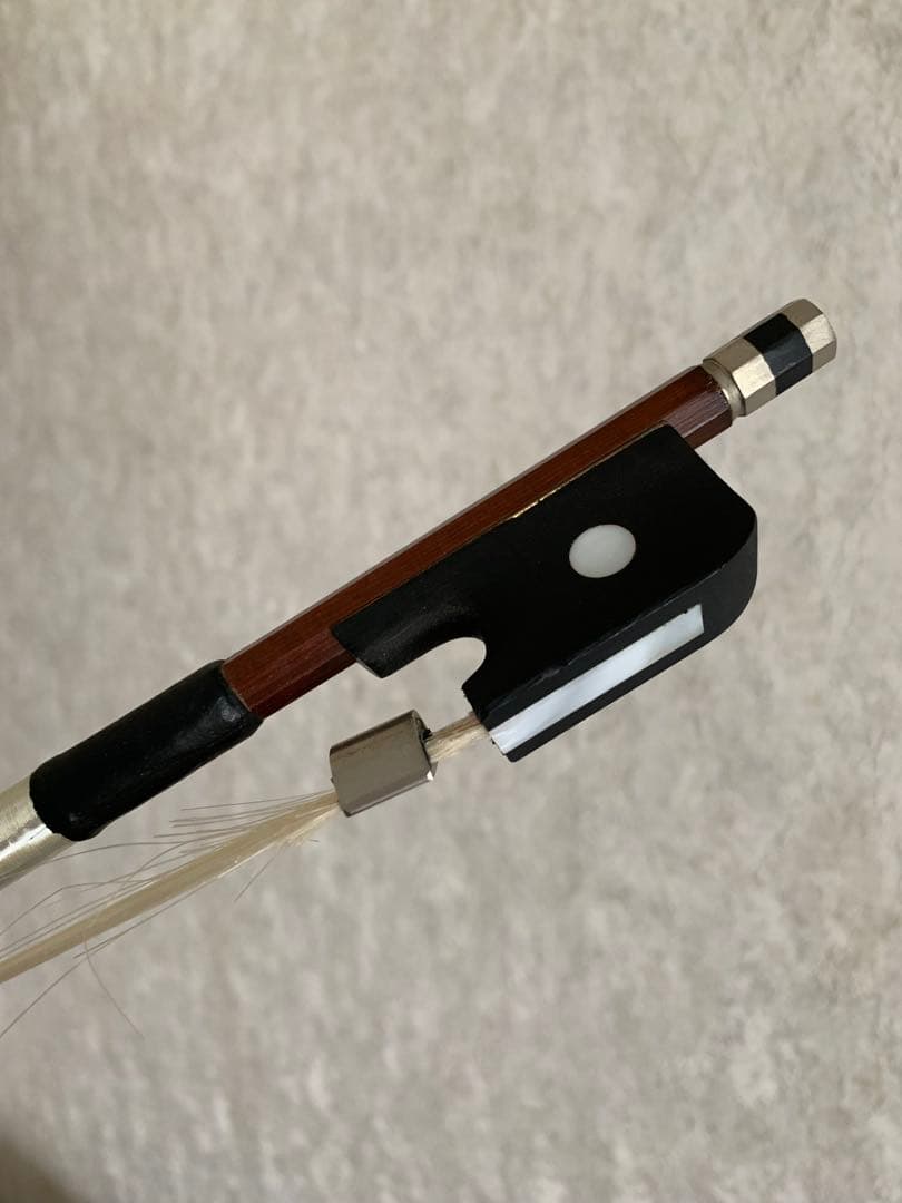 チェロ　木製　光沢仕上げ　ソフトケース付　松脂　弦楽器