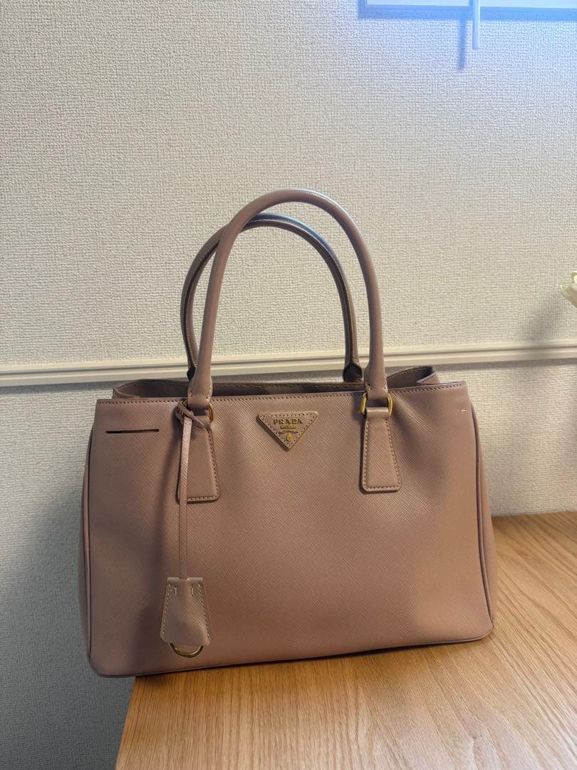 PRADA ガリレア サフィアーノ ミディアム ショルダー付き