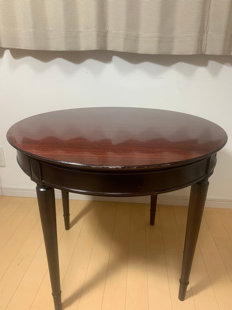 ラウンドテーブル　ダークブラウン 円形ダイニングテーブル　アンティーク