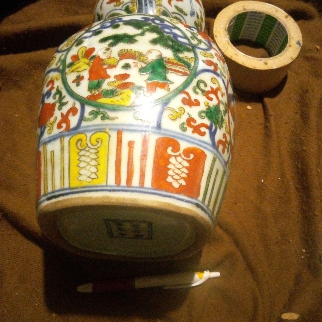 中国陶磁器　明萬歴赤絵　蓋付き壺